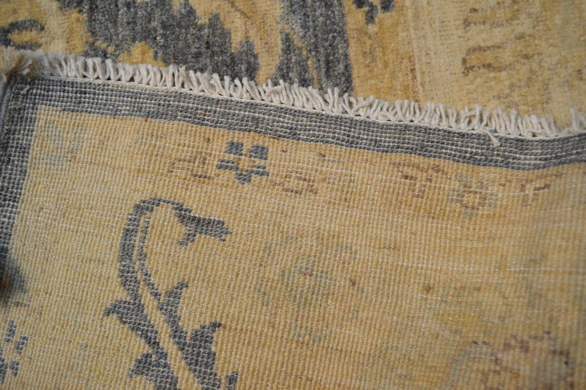 5' 9" x 8' 7" Pakistan Peshawar Rug image 12
