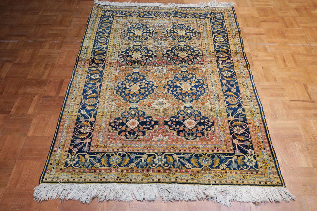 3'9'' x 5'4'' Persian Tabriz Rug image 4