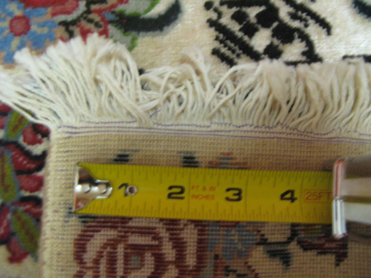 1' 5" x 1' 7" Persian Qoum Rug image 8