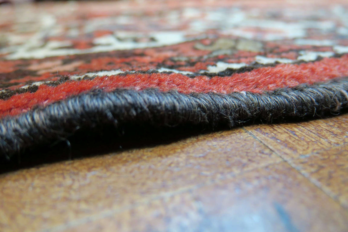 5'7'' x 10'2'' Persian Hamadan Rug image 7