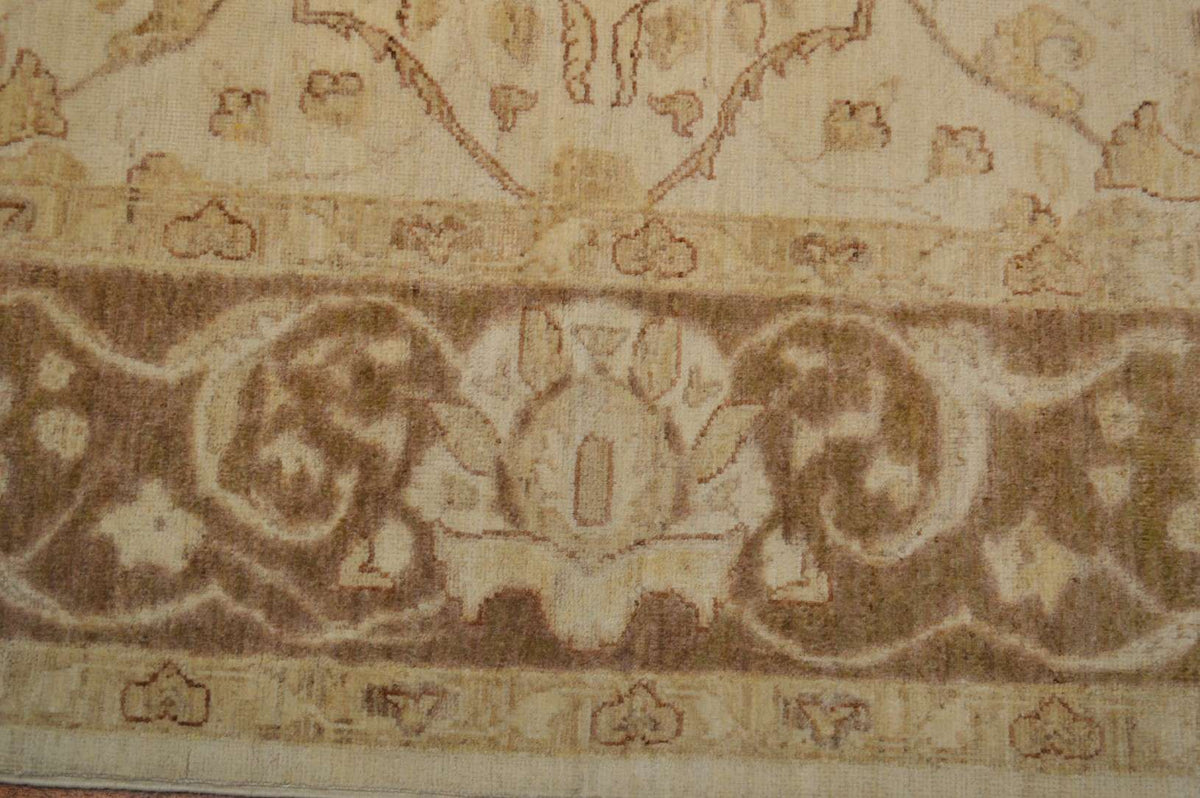 8' 0" x 9' 7" Pakistan Peshawar Rug image 5