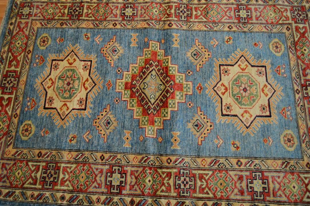 3' 6" x 5' 1" Pakistan Kazak Rug image 3