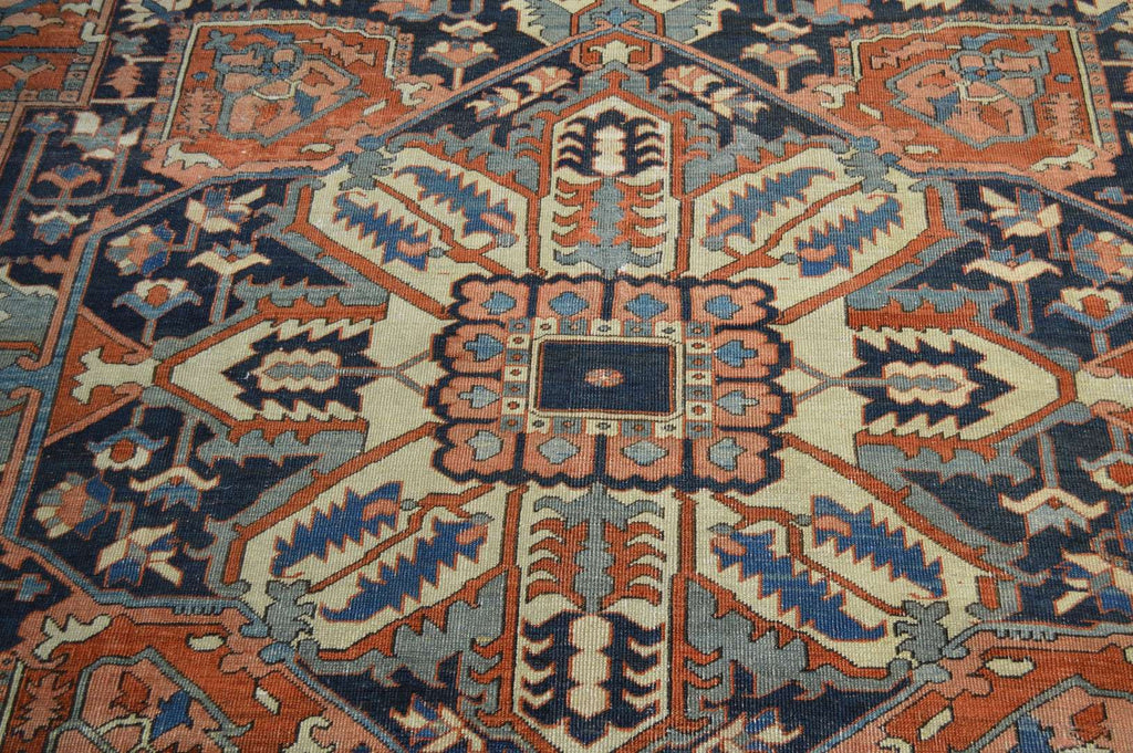 10' 0" x 11' 6" Persian Serapi Rug image 3