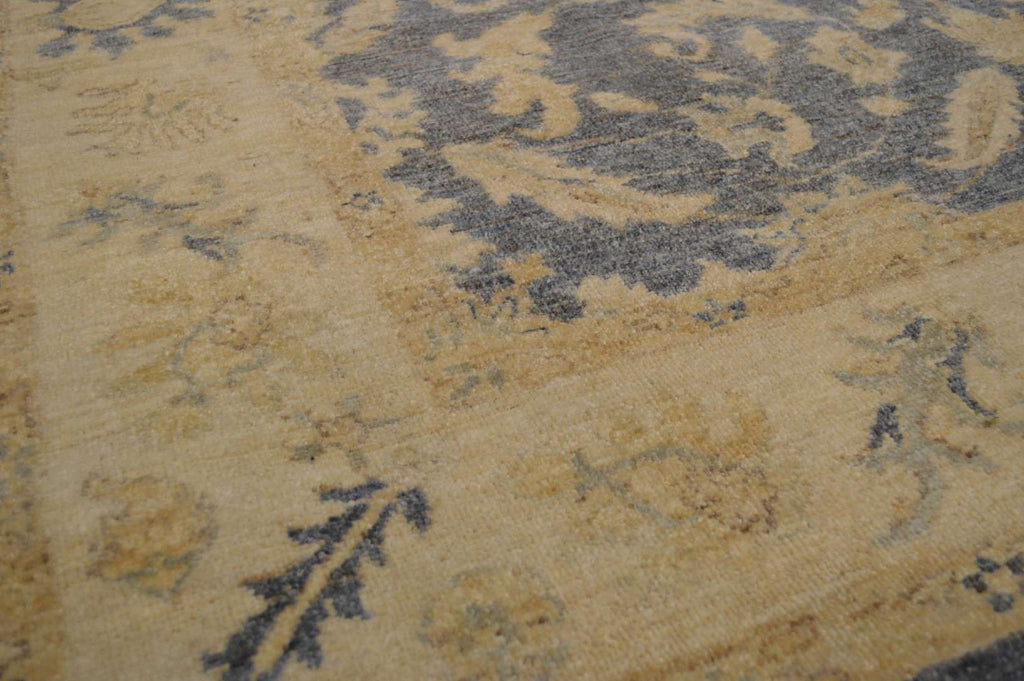 5' 9" x 8' 7" Pakistan Peshawar Rug image 5