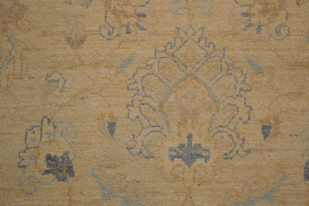 3' 9" x 6' 1" Pakistan Peshawar Rug image 7