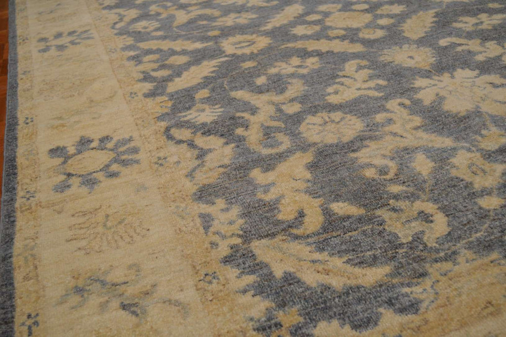 5' 9" x 8' 7" Pakistan Peshawar Rug image 6