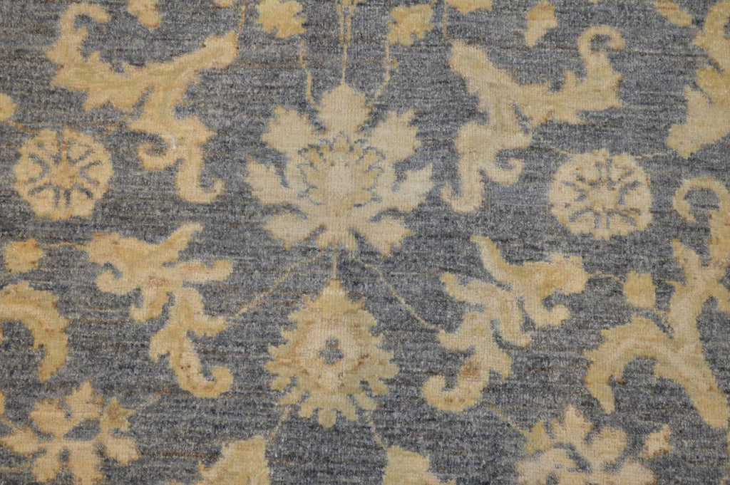 5' 9" x 8' 7" Pakistan Peshawar Rug image 3