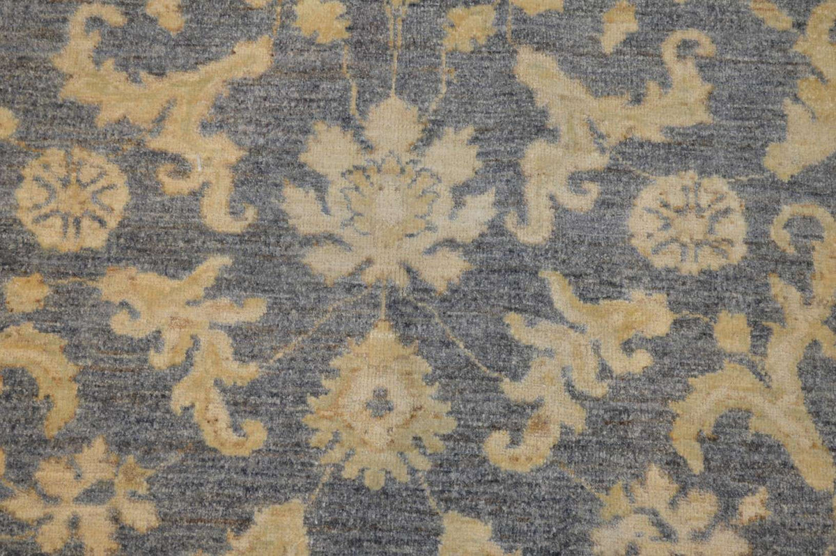 5' 9" x 8' 7" Pakistan Peshawar Rug image 3