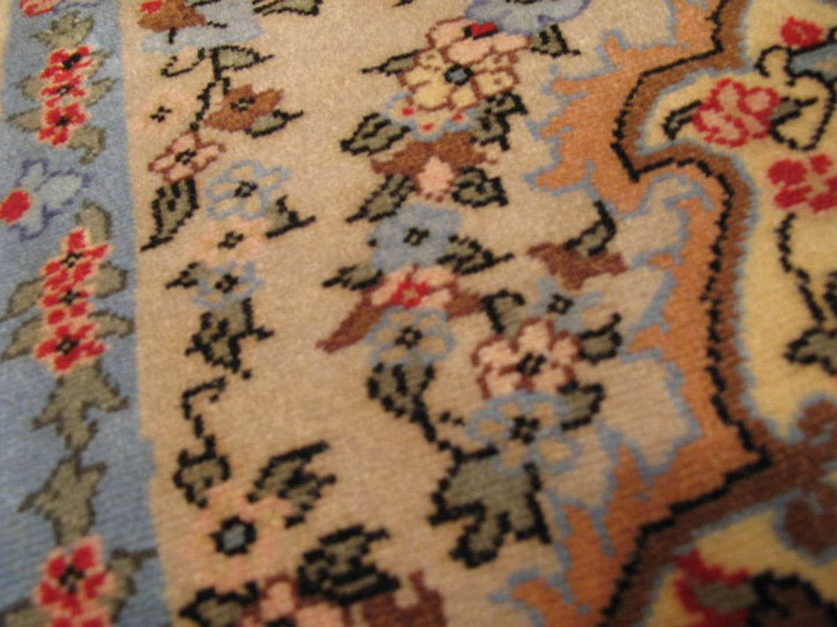 1' 8" x 2' 0" Persian Varamin Rug image 10