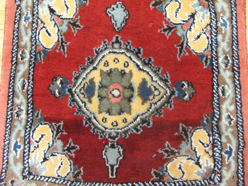 1' 6" x 6' 5" Persian Nain Runner image 9