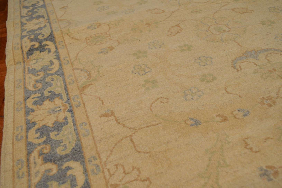 4' 0" x 5' 9" Pakistan Peshawar Rug image 4