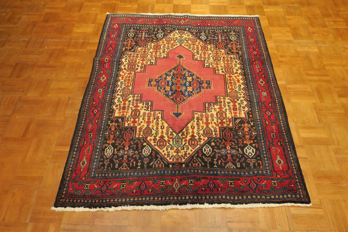 4'1'' x 5'2'' Persian Sanandaj Rug