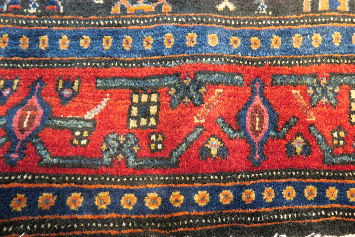 4'1'' x 5'2'' Persian Sanandaj Rug
