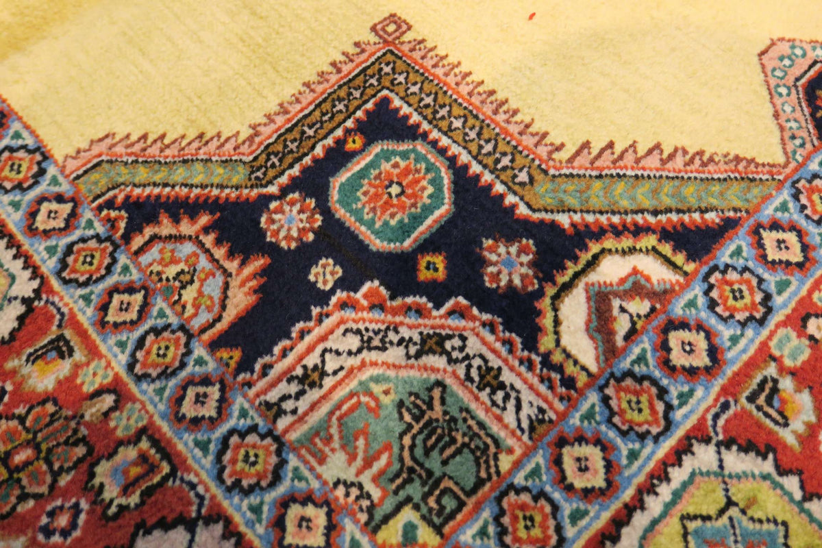 3'2'' x 4'6'' Persian Tabriz Rug
