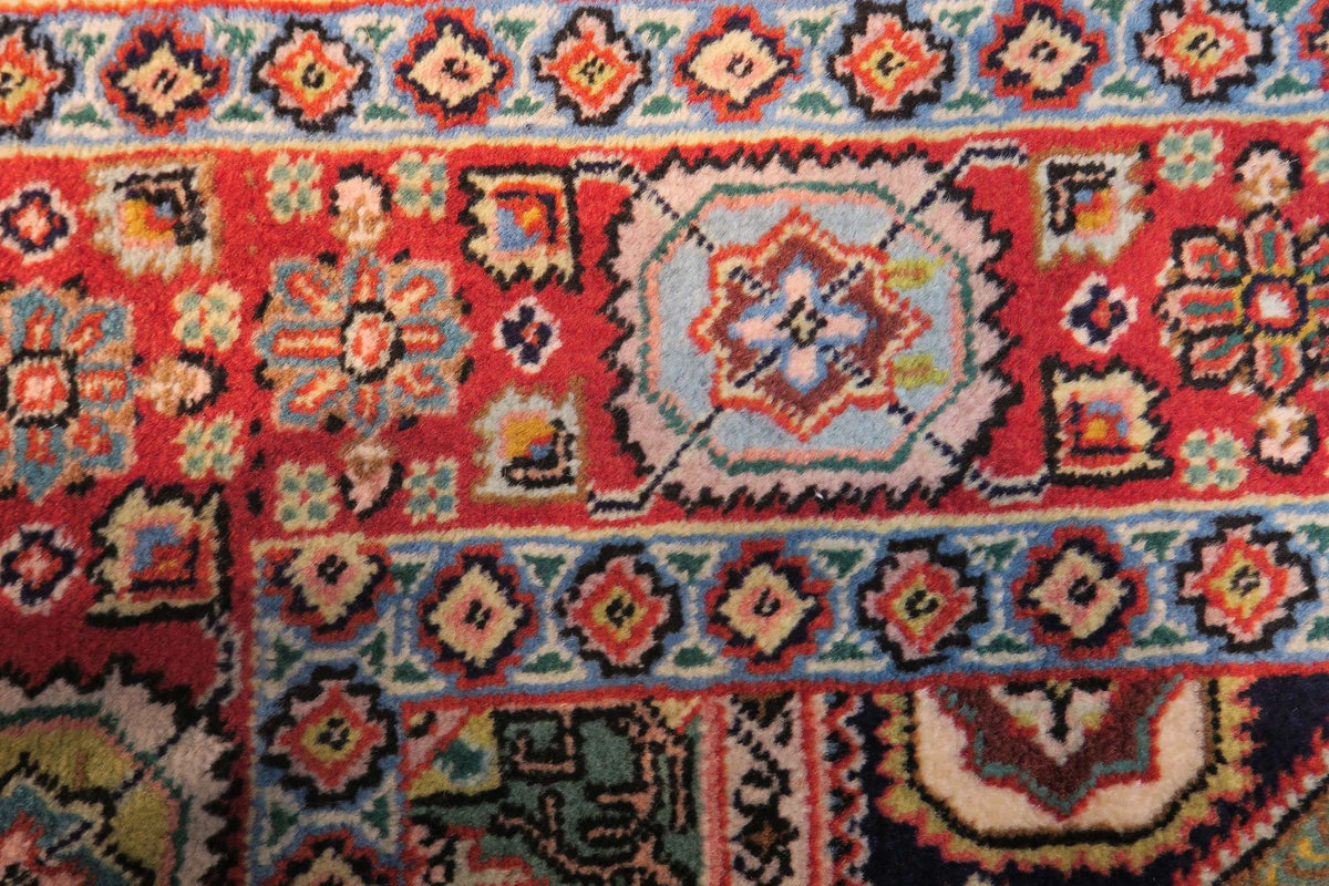 3'2'' x 4'6'' Persian Tabriz Rug