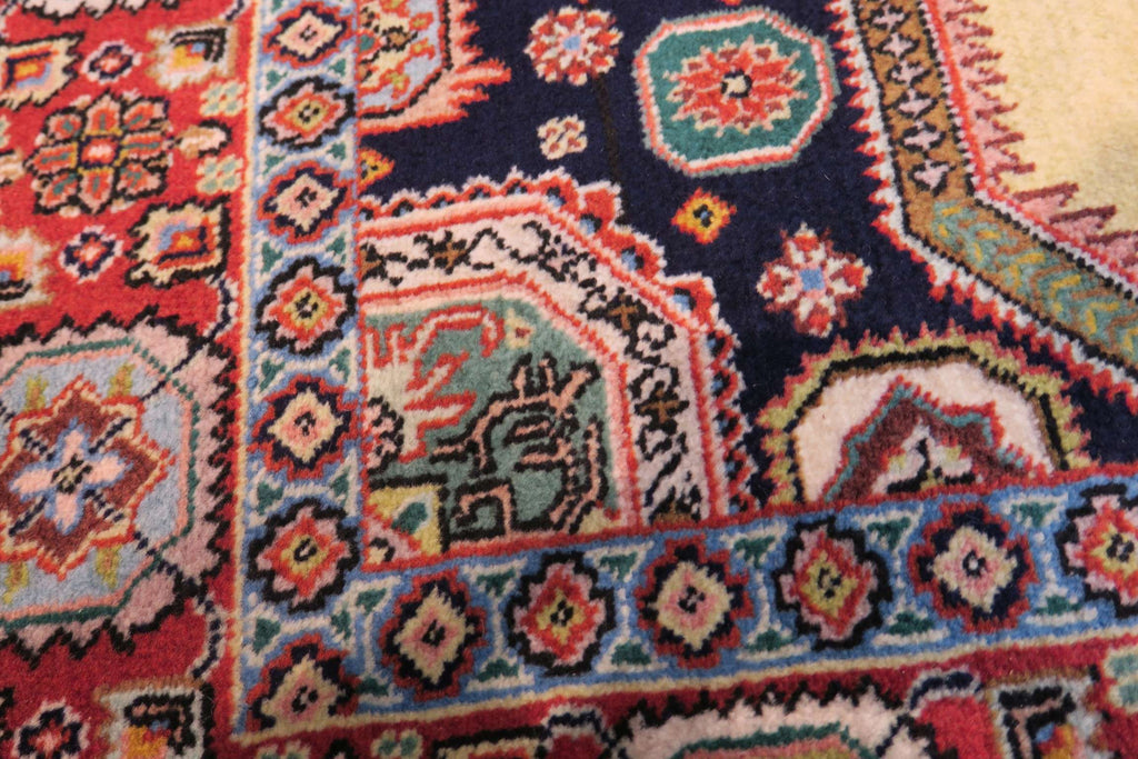 3'2'' x 4'6'' Persian Tabriz Rug
