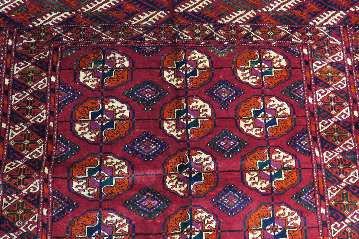 4'9'' x 3'5'' Persian Turkeman Rug