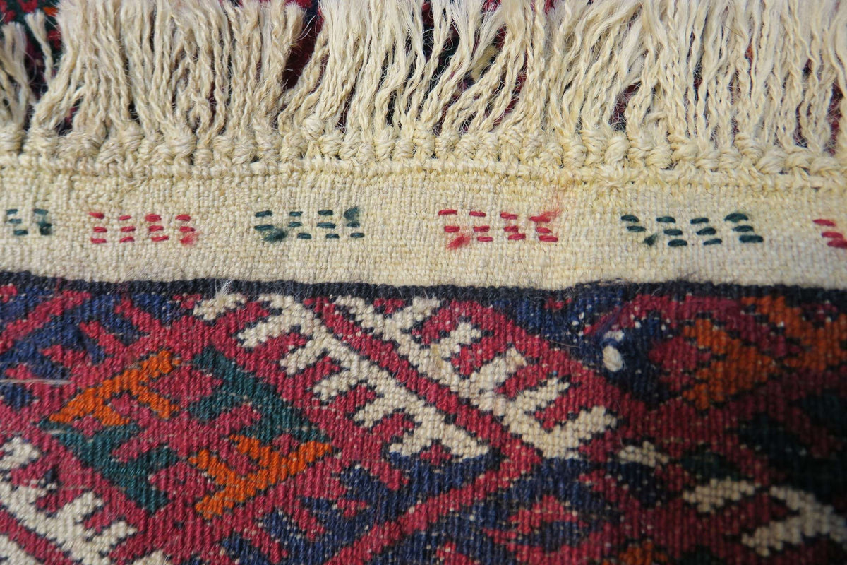 4'9'' x 3'5'' Persian Turkeman Rug