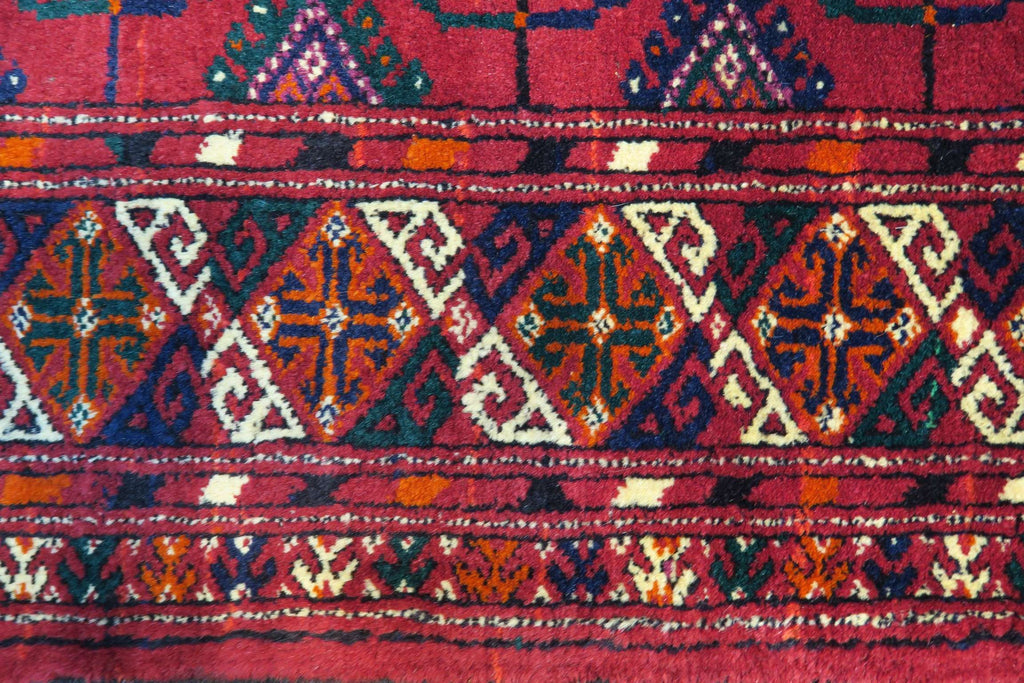 4'9'' x 3'5'' Persian Turkeman Rug