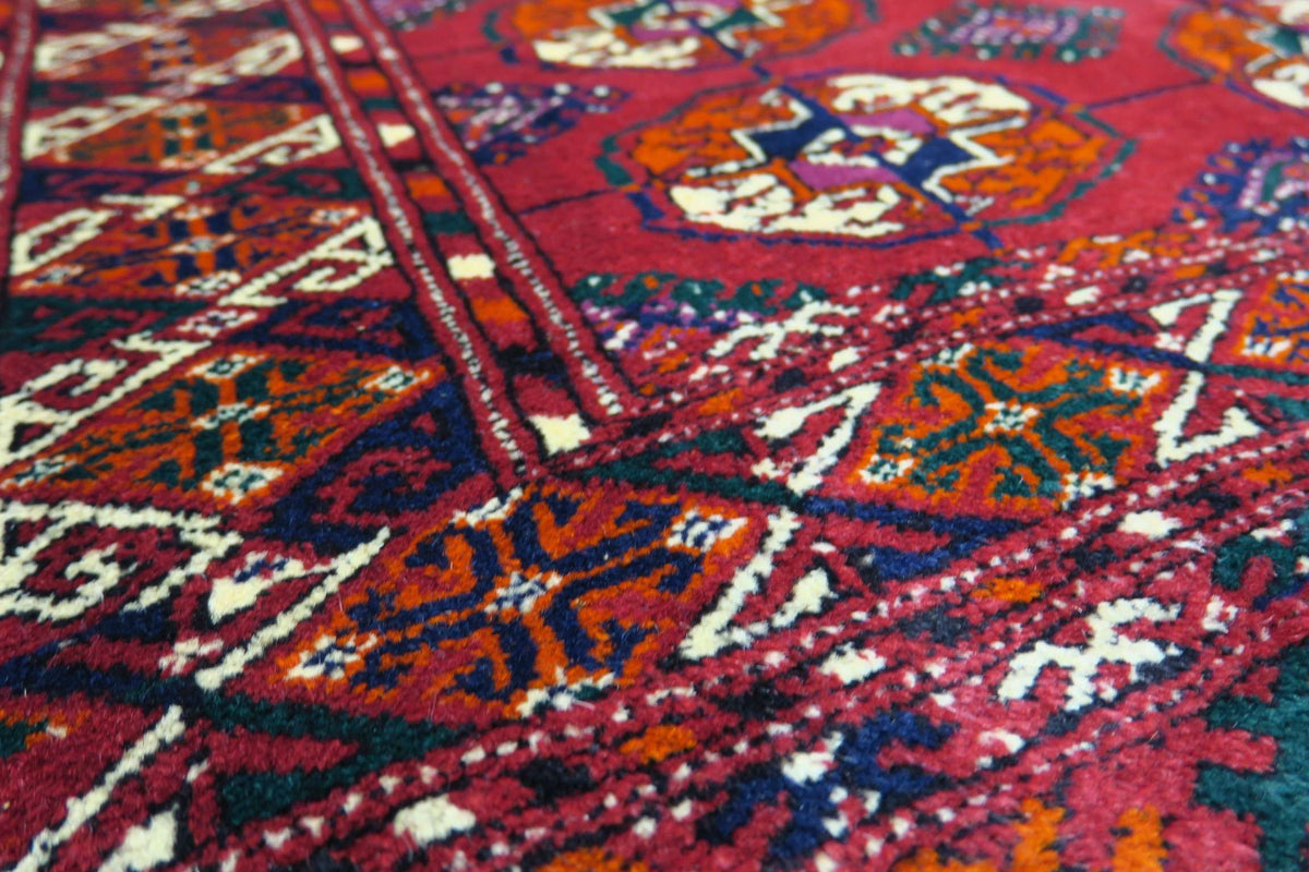 4'9'' x 3'5'' Persian Turkeman Rug