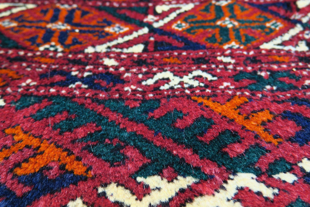 4'9'' x 3'5'' Persian Turkeman Rug