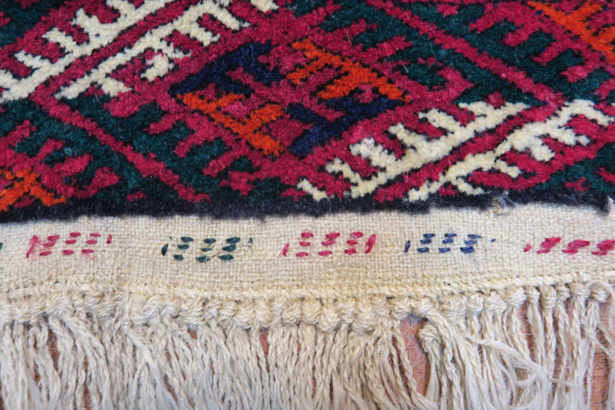 4'9'' x 3'5'' Persian Turkeman Rug