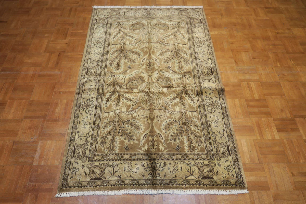 3'5'' x 5'4'' Persian Qoumsheh Rug