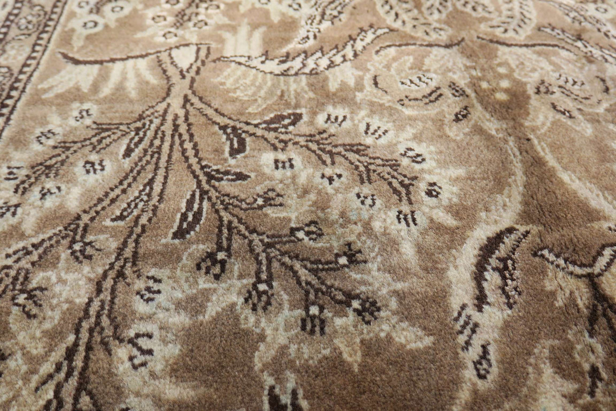 3'5'' x 5'4'' Persian Qoumsheh Rug