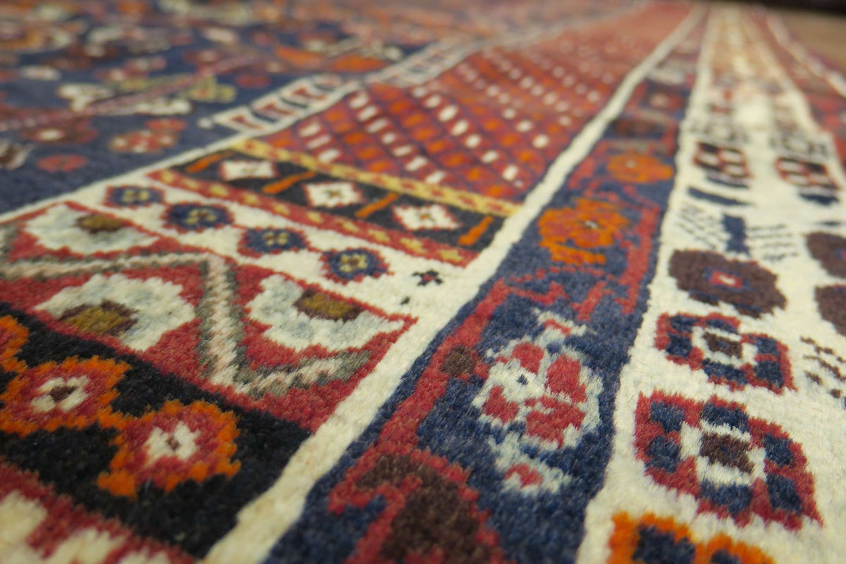6'4'' x 9'3'' Persian Shiraz Rug