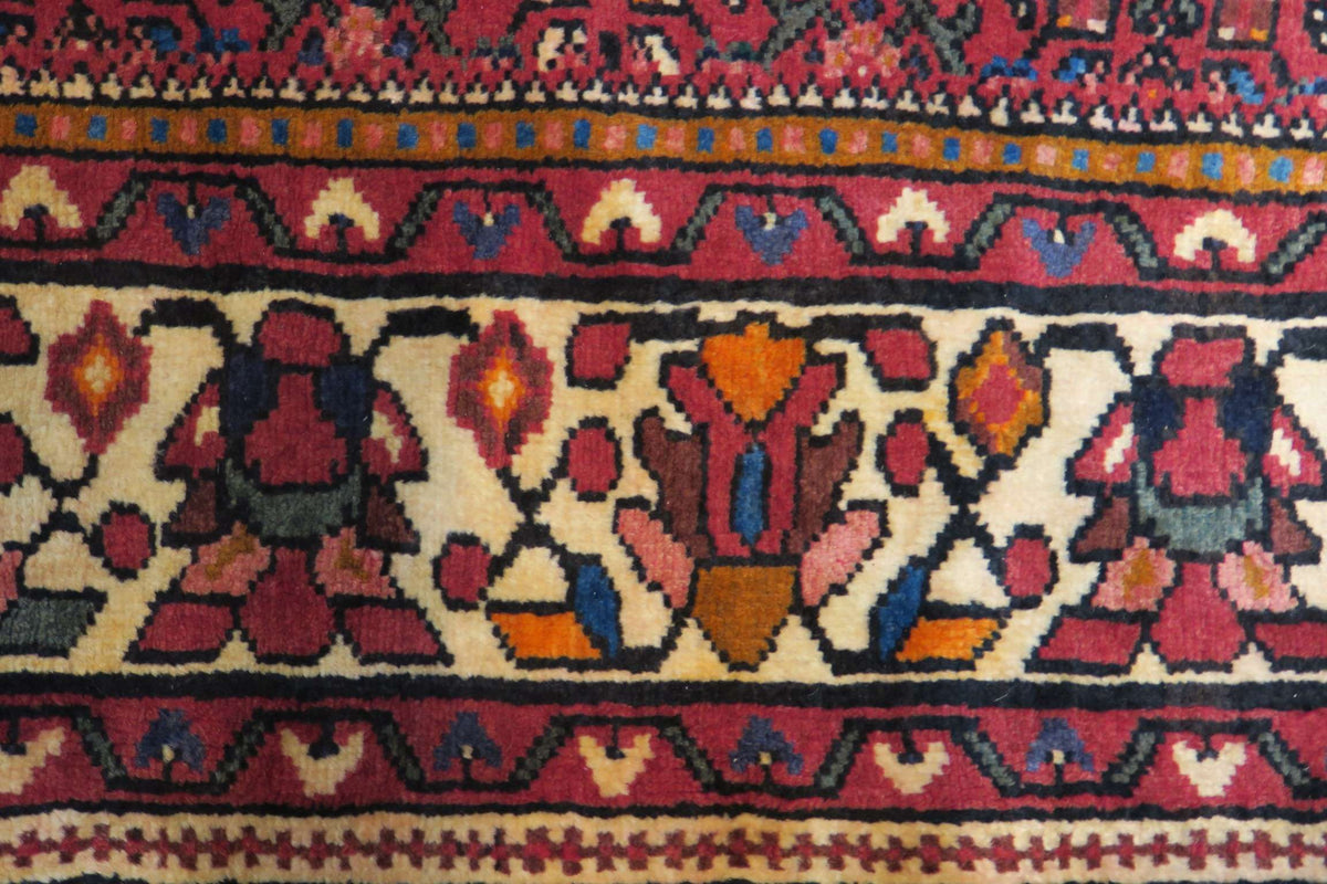 6'9'' x 10'4'' Persian Hamadan Rug