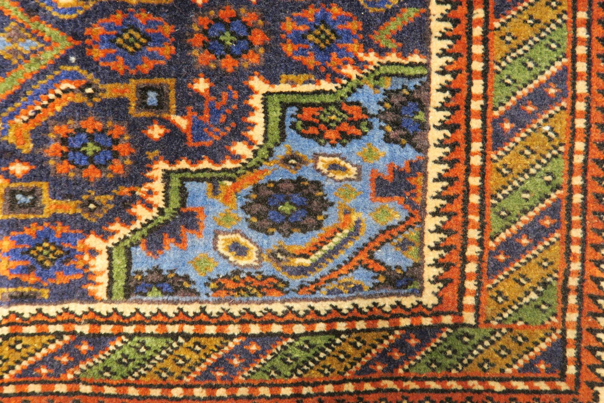 2'6'' x 3'6'' Persian Ardabil Rug