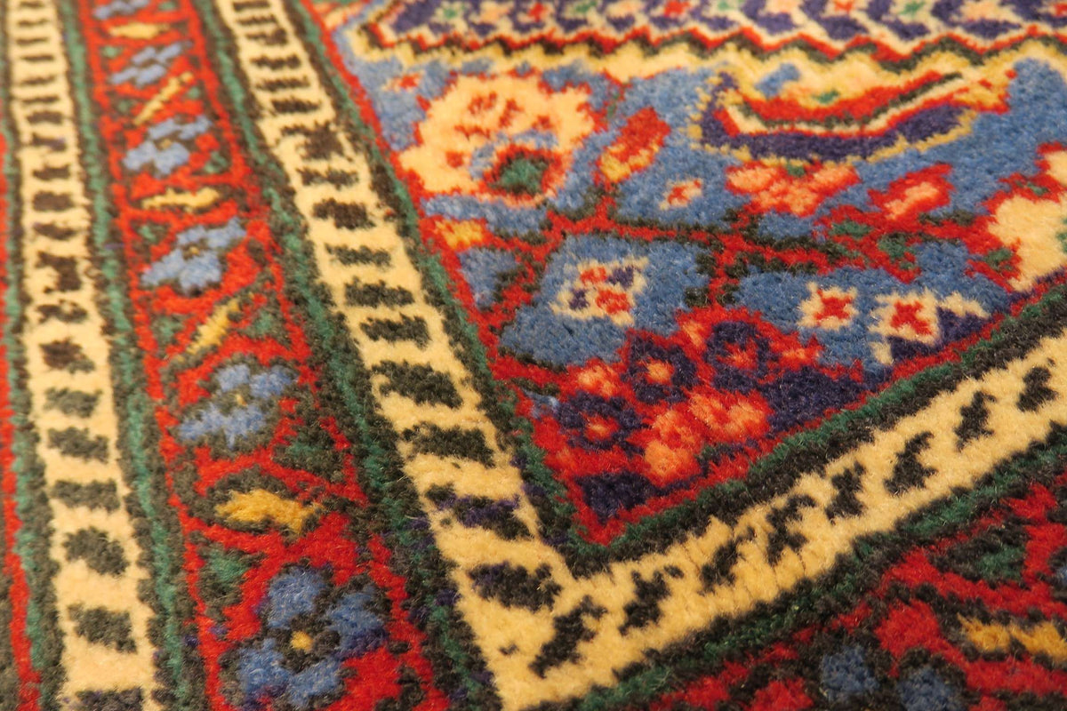 2'3'' x 3'5'' Persian Ardabil Rug