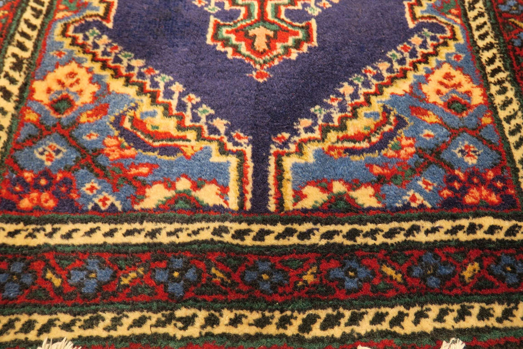 2'3'' x 3'5'' Persian Ardabil Rug