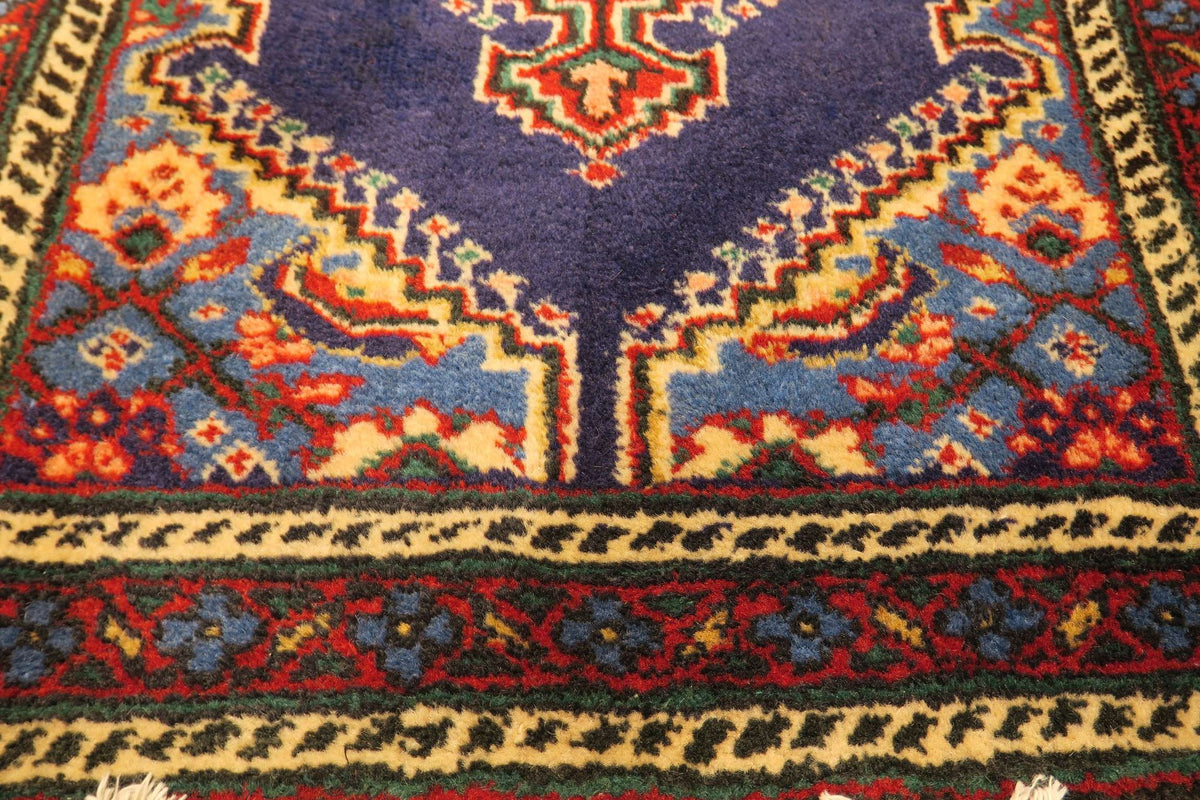 2'3'' x 3'5'' Persian Ardabil Rug