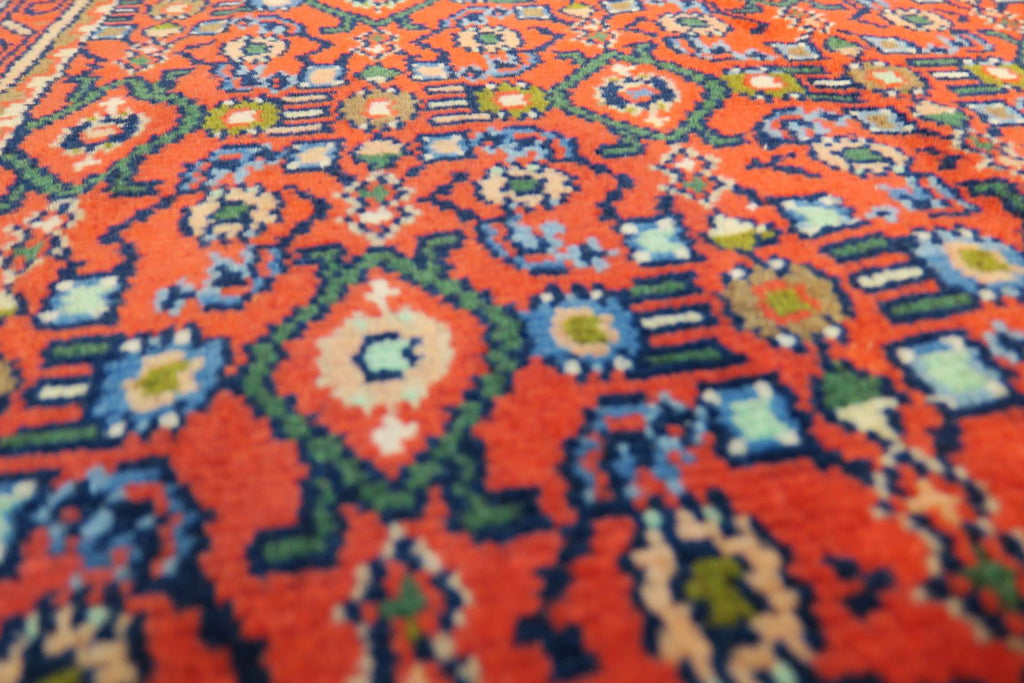 2'7'' x 9'8'' Persian Hamadan Rug