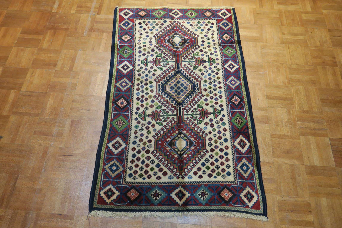 2'6'' x 4'3'' Persian Yalameh Rug