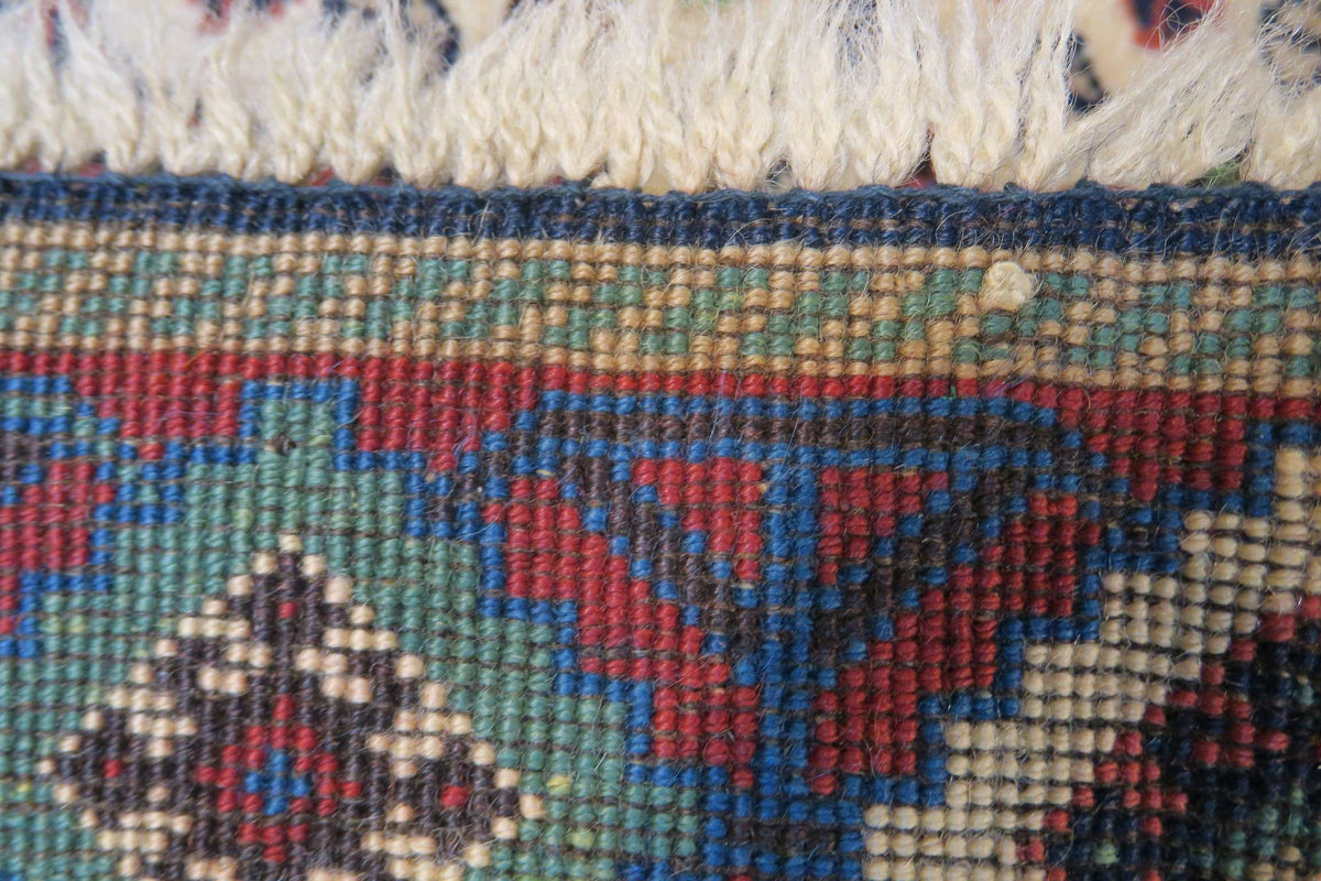 2'6'' x 4'3'' Persian Yalameh Rug