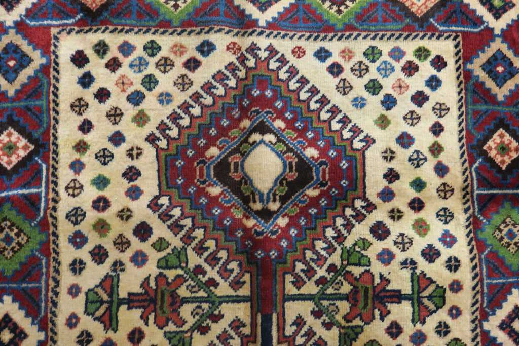 2'6'' x 4'3'' Persian Yalameh Rug
