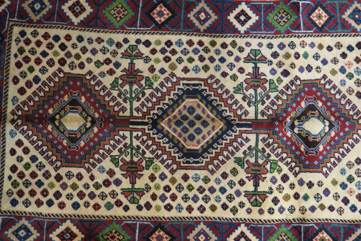 2'6'' x 4'3'' Persian Yalameh Rug