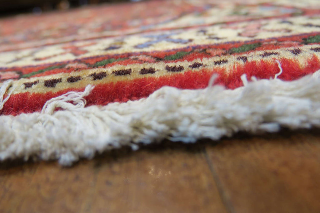 3'3'' x 4'9'' Persian Hamadan Rug