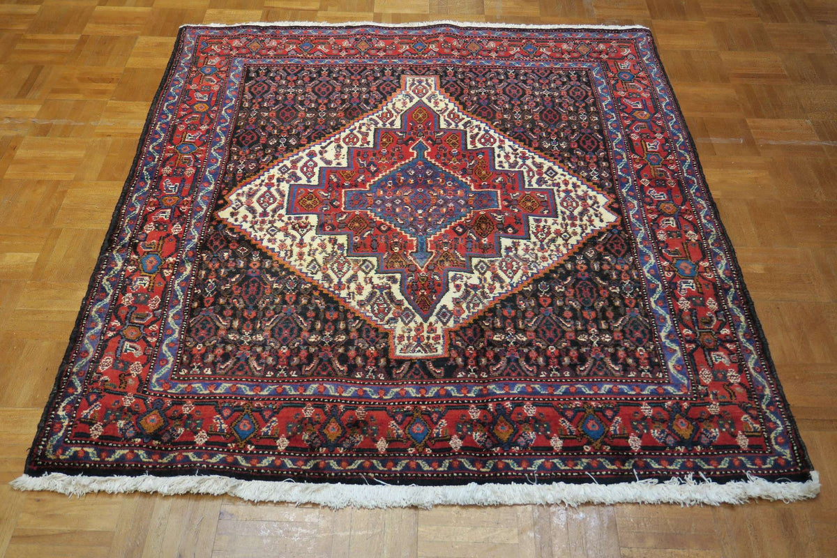4'2'' x 4'7'' Persian Sanandaj Rug
