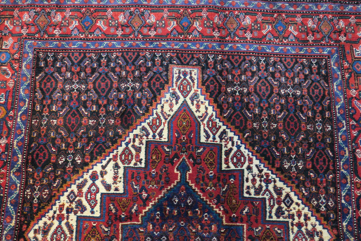 4'2'' x 4'7'' Persian Sanandaj Rug