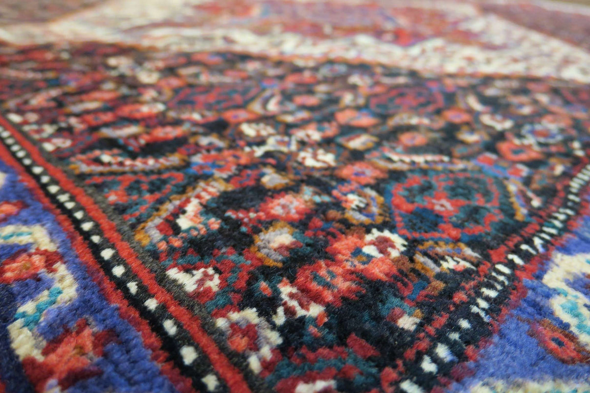 4'2'' x 4'7'' Persian Sanandaj Rug