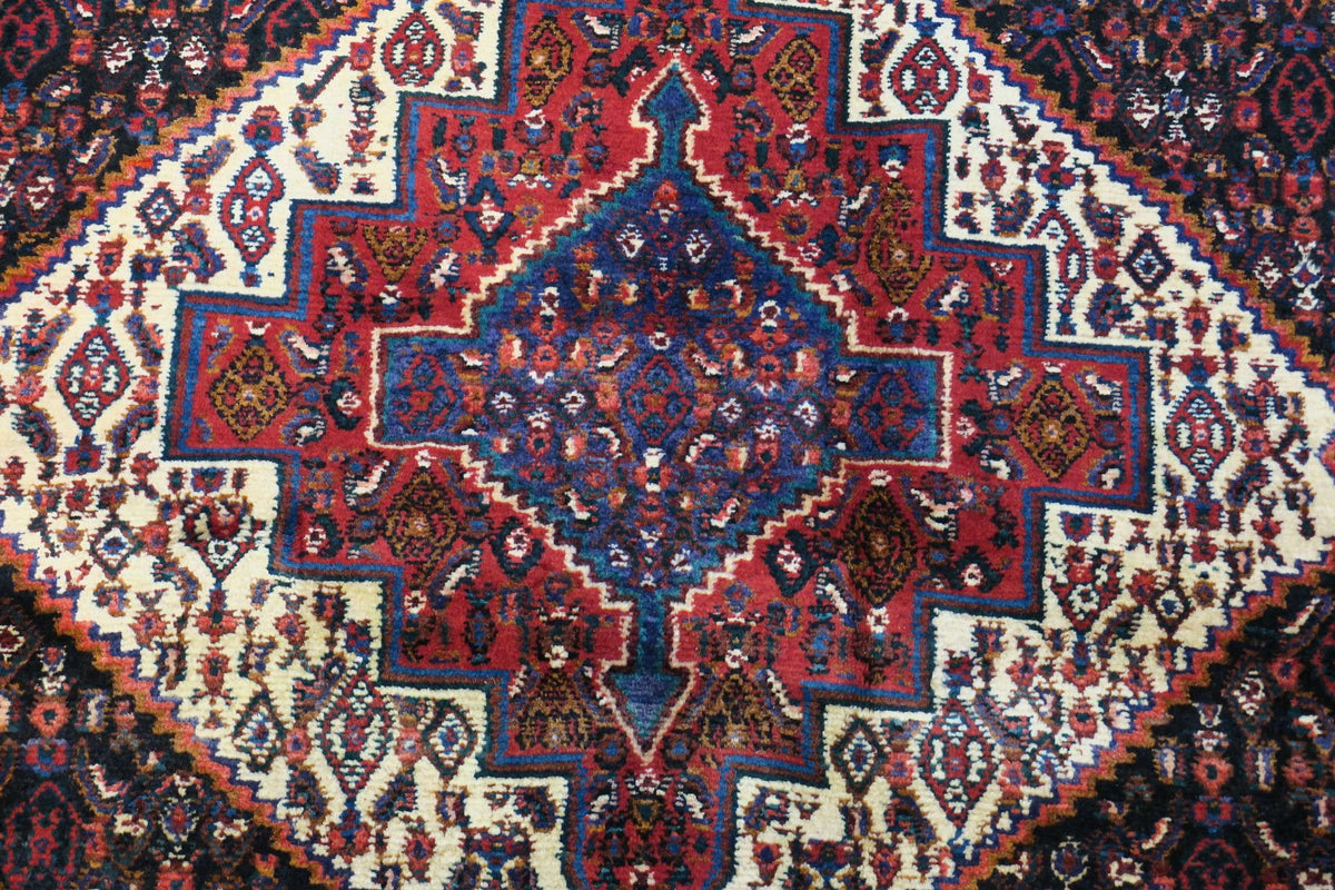 4'2'' x 4'7'' Persian Sanandaj Rug