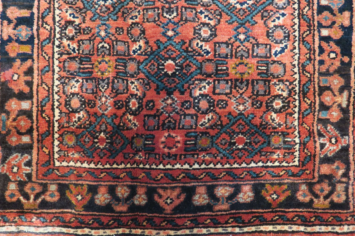 2'7'' x 11'1'' Persian Hamadan Rug