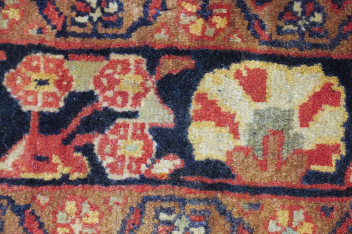 4'5'' x 7'4'' Persian Hamadan Rug