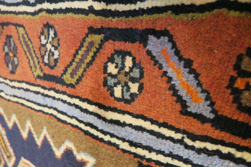 2'4'' x 4'5'' Persian Hamadan Rug