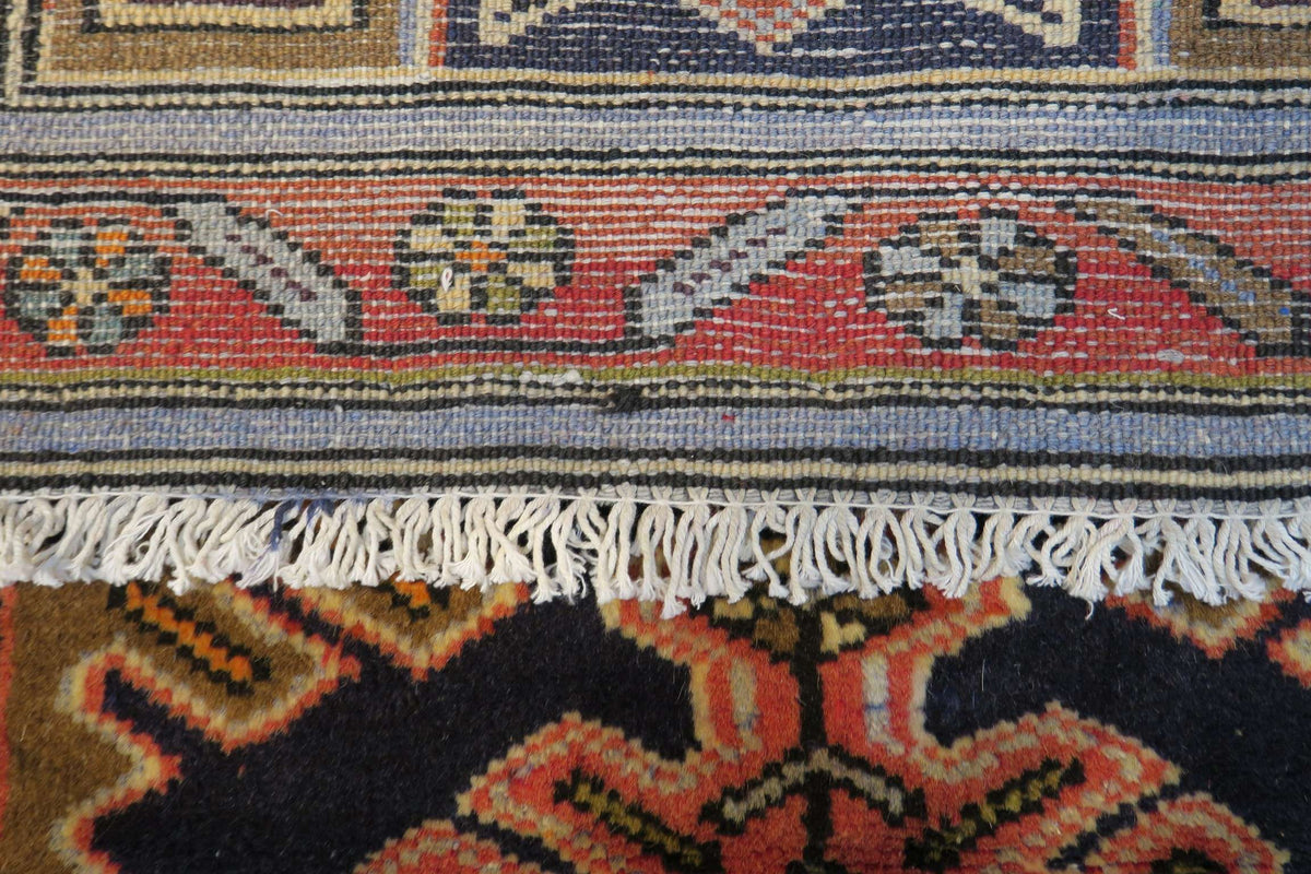 2'4'' x 4'5'' Persian Hamadan Rug