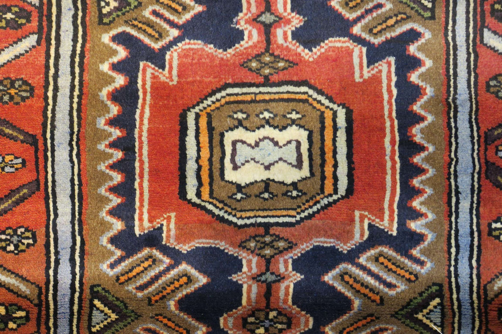 2'4'' x 4'5'' Persian Hamadan Rug