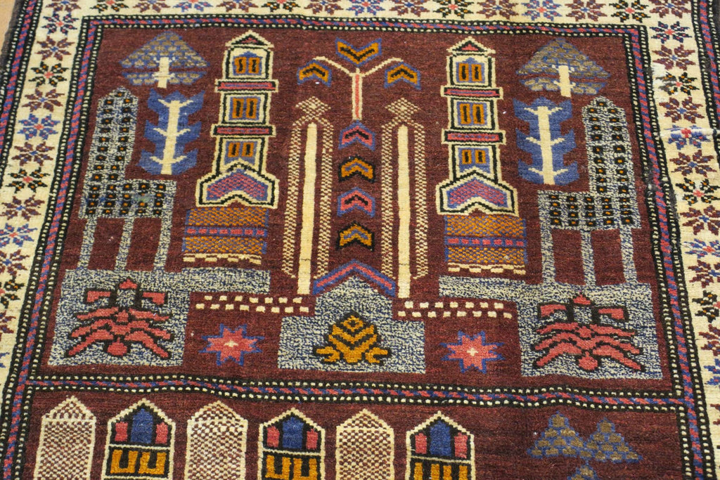 2'5'' x 4'6'' Persian Baluch Rug